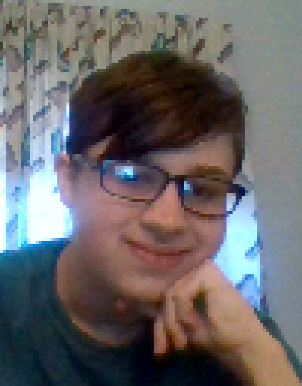 [4fbda4] GLASSES... how do i look- Evan