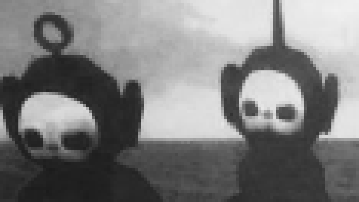 [c91422] *Me and my friend looking for beans at 3AM*