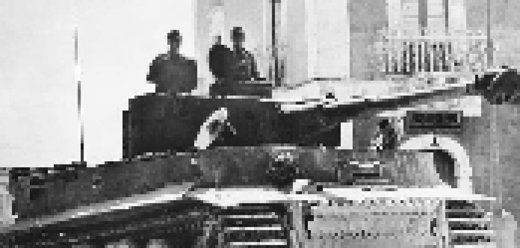 [450a4c] *shoots at american tanks* -MOAU