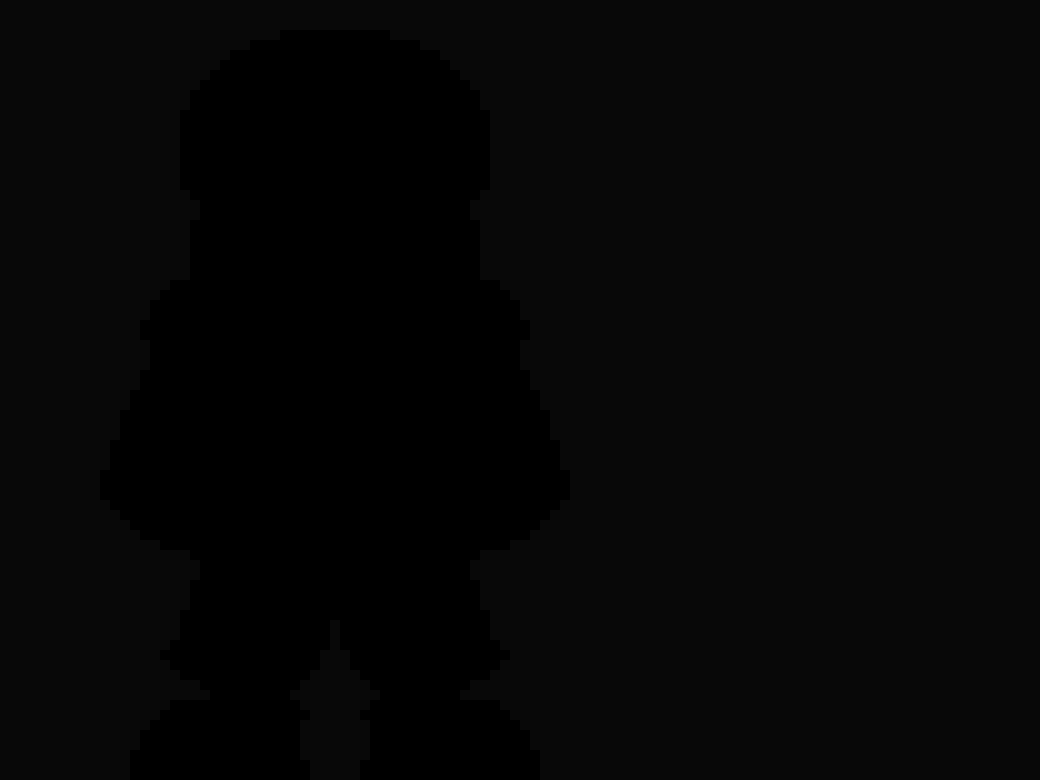 [7ce906] A dark shadow stands there...