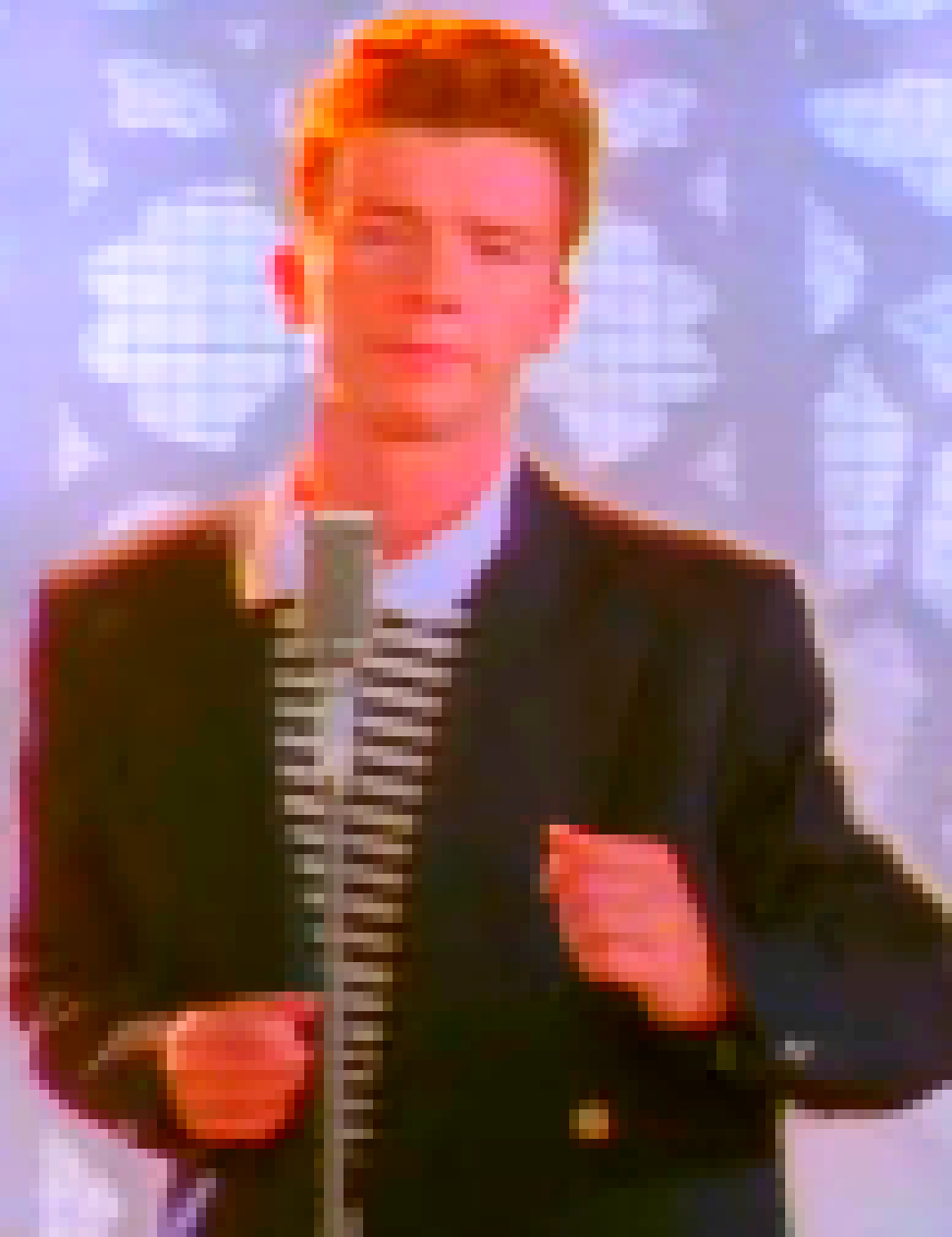 [1375db] *runs out to the alleyway and stands next to pump* HELLO  -MOAU